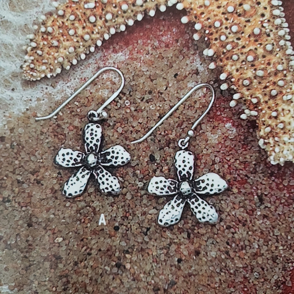 Vintage Silpada Oxidized Sterling Silver Flower Earrings W1155 - Picture 1 of 10